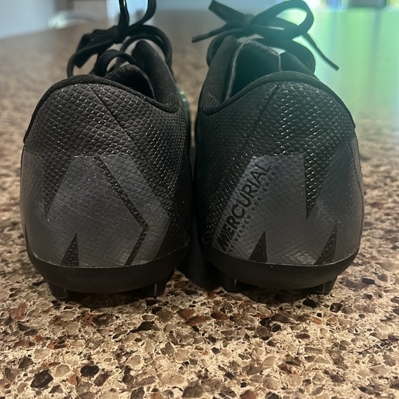 Nike Mercurial Vapor‎ 12 Club MG AH7378-001 Cleats Shoes Big Youth 5 - Picture 2 of 4
